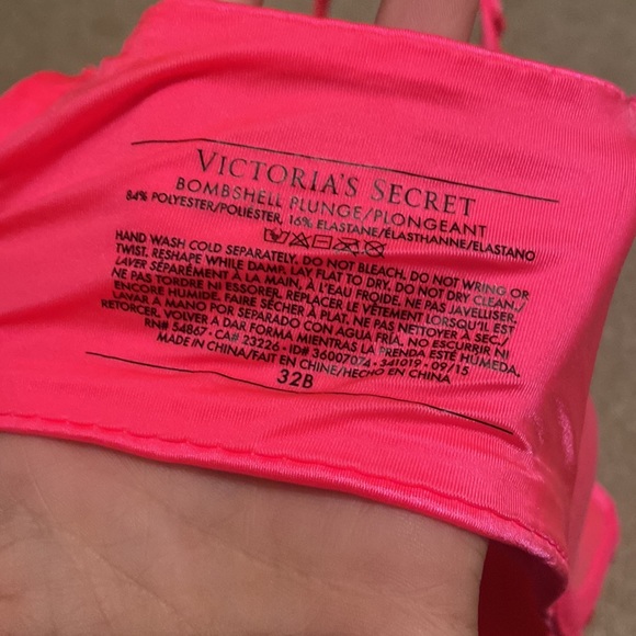 Victoria’s Secret Bombshell Bra - Picture 3 of 3